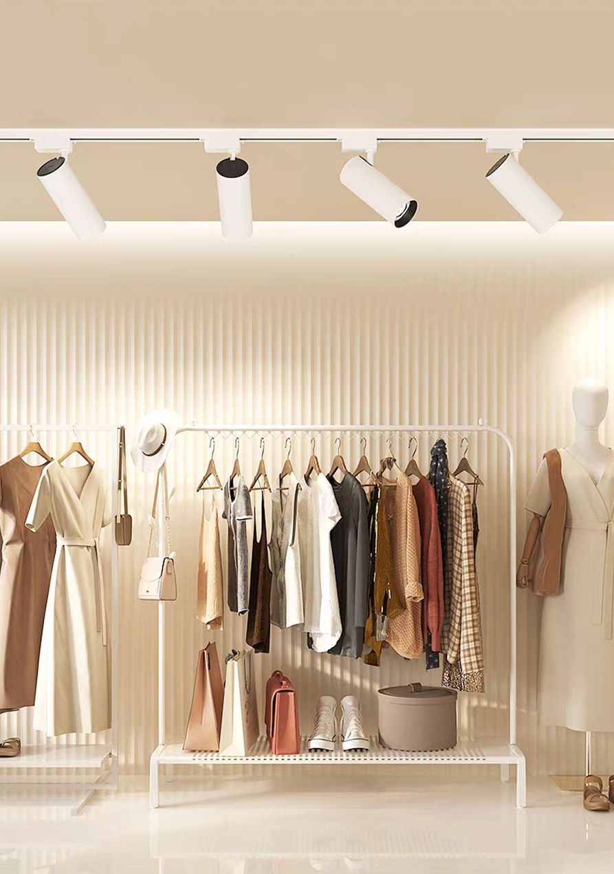Retail spotlight lighting